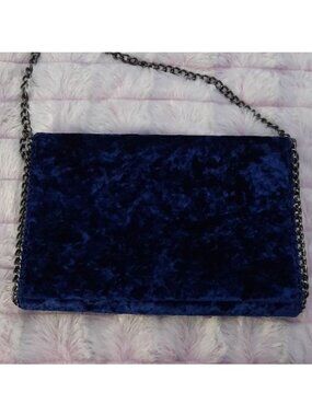 Chelsea 29 Blue Velvet Gun Metal Trim Removable Gun Metal Chain Clutch Crossbody